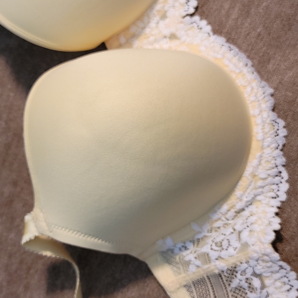 Wacoal pale yellow lace embroidered bra - Picture 7 of 15